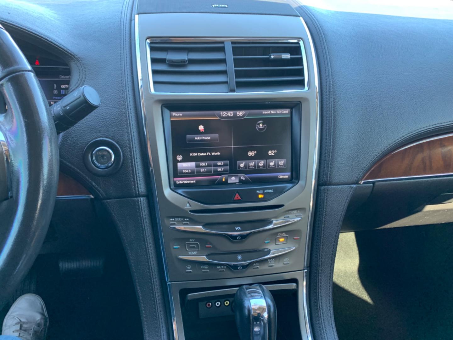 2013 Black /Black Lincoln MKX (2LMDJ8JK7DB) with an V6 - 3.7L 3726cc 227ci GAS MFI vin K - 4 valve DOHC engine, AUTOMATIC transmission, located at 1830 North Belt Line Road, Irving, TX, 75061, (469) 524-0199, 32.834373, -96.993584 - Photo#12